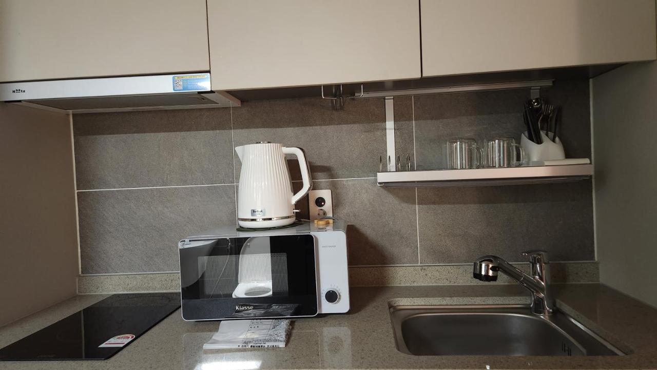 Holiday Apt Gwangan Beach Busan Eksteriør billede